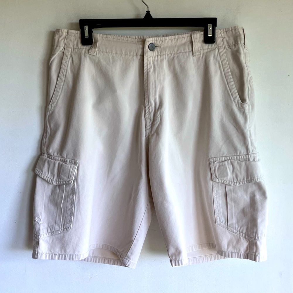 Rusty surf brand cargo shorts mens 32, crème white, pockets, belted